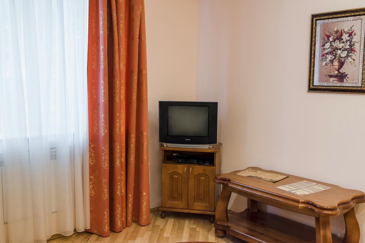 Motel Okolytsya Rivne Esterno foto