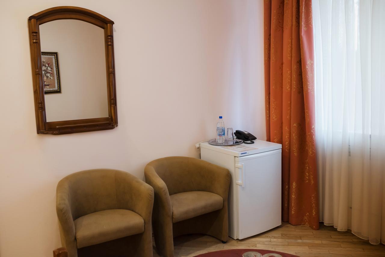 Motel Okolytsya Rivne Esterno foto